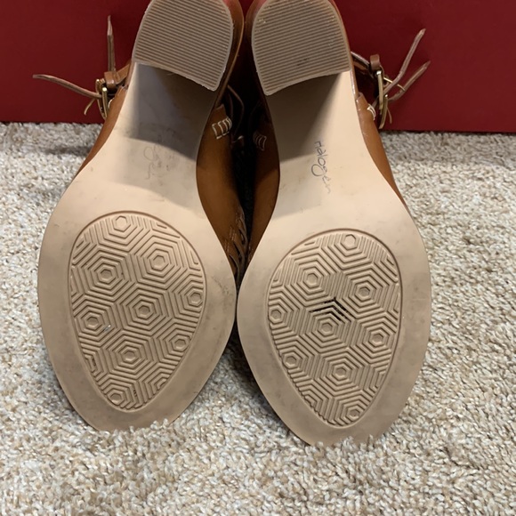 Halogen Leather Sandals - Picture 2 of 5